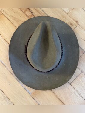 Stetson Cream and Blue Lined Leather Hat Interior with Western Illustration